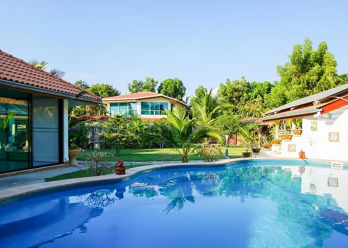 Tina\'S Living Paradise - Guesthouses With Private Pool