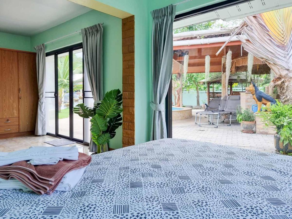 Tina's Living Paradise - With Private Pool Holiday home Ban Phe